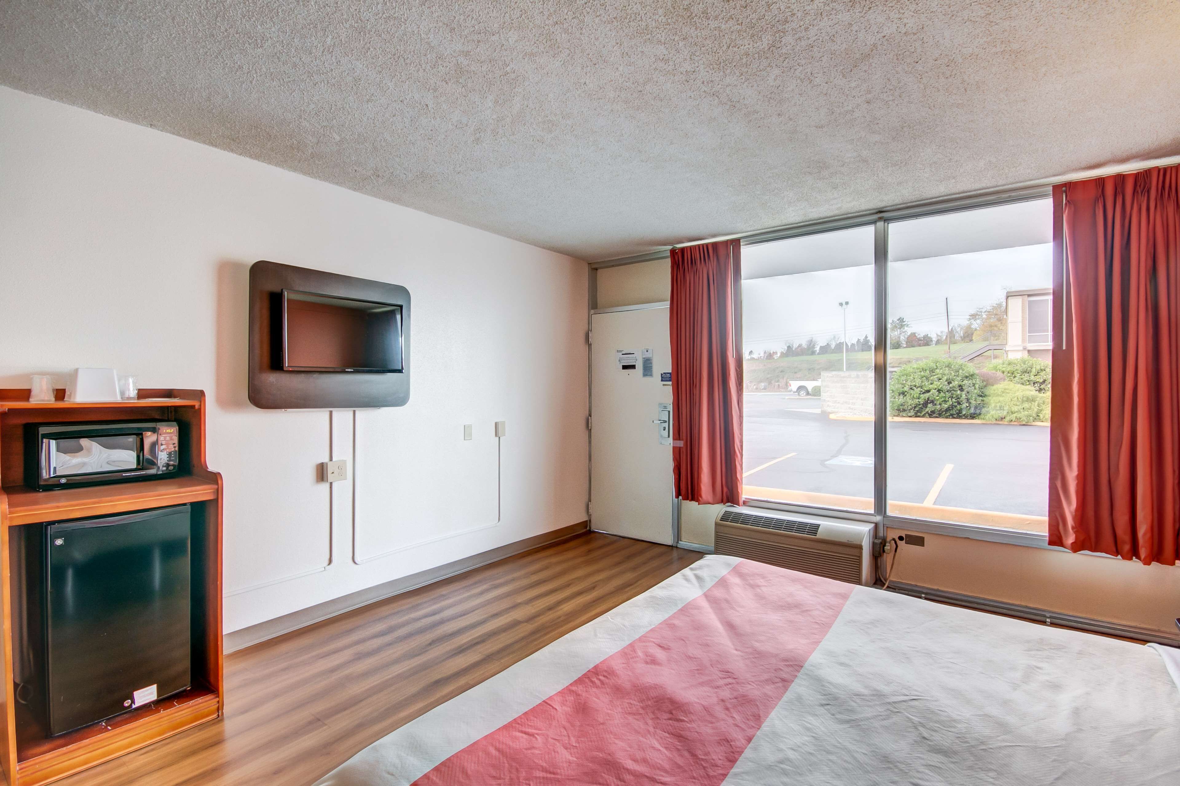 書桌、熨斗/熨衫板、免費 Wi-Fi、床單