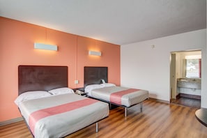 Schreibtisch, Bügeleisen/Bügelbrett, kostenloses WLAN, Bettwäsche