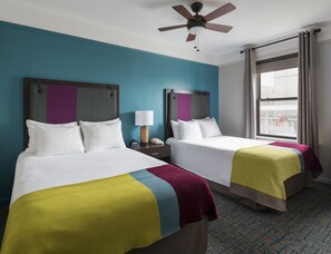 1 bedroom, premium bedding, minibar, in-room safe - City Suites Hotel (Chicago)