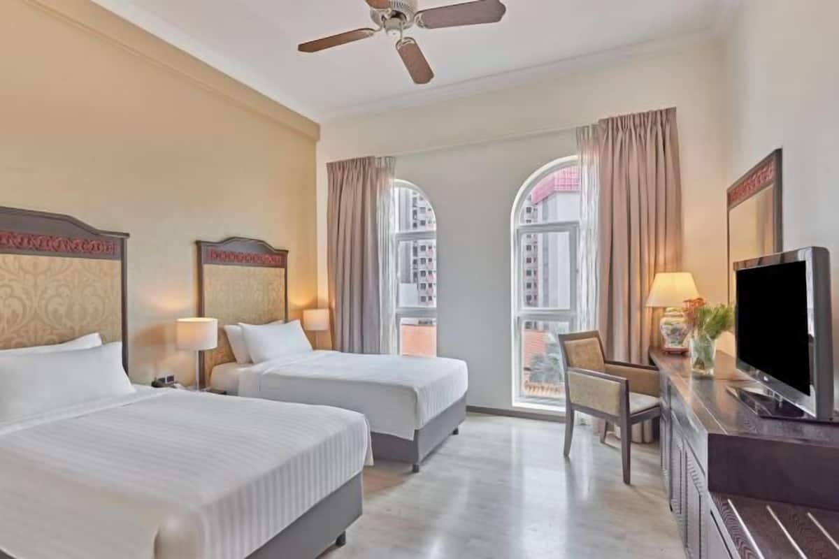 1 bedroom, premium bedding, in-room safe, desk