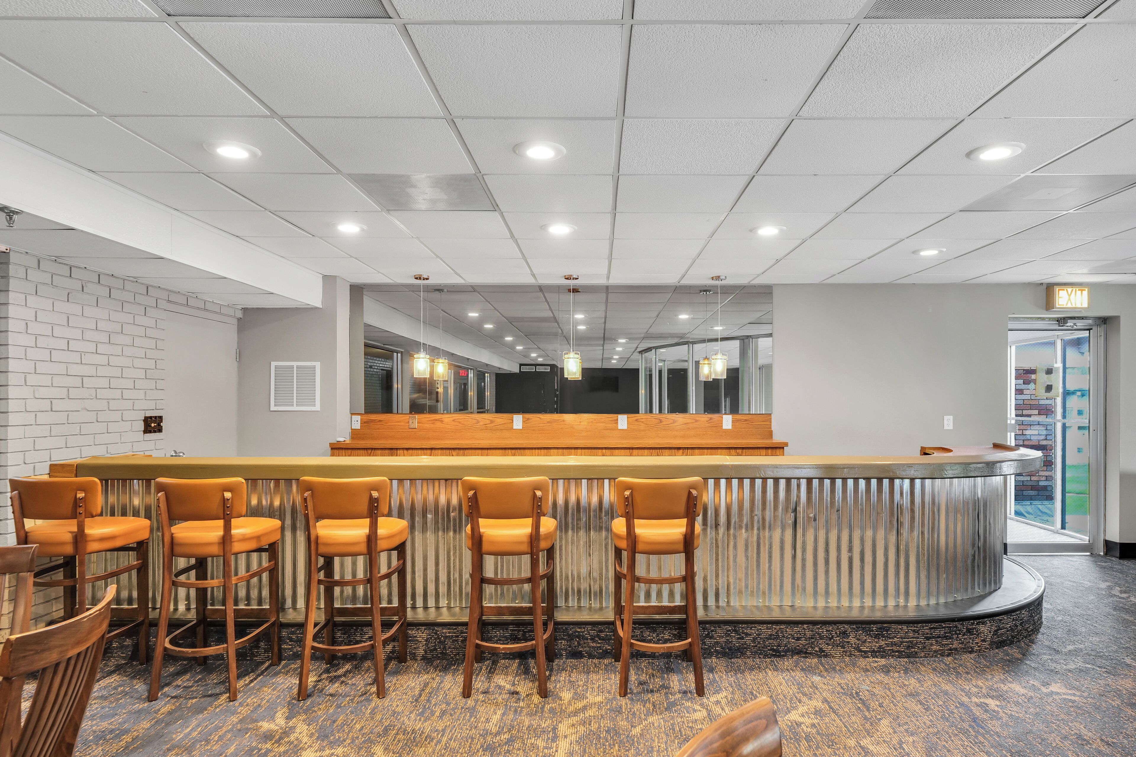 breakfast and dinner served, american cuisine