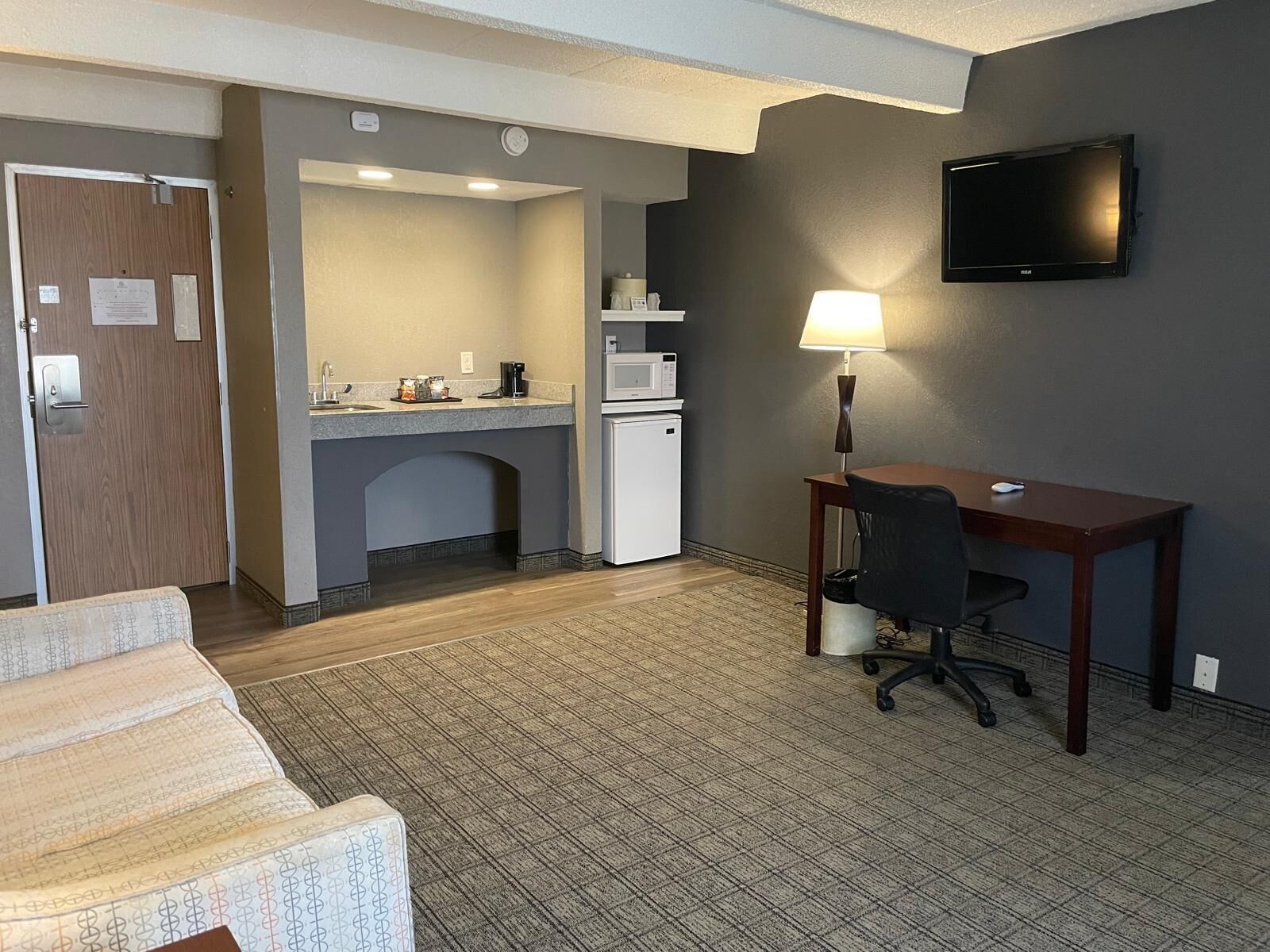 suite, 1 king bed | 1 bedroom, premium bedding, down duvets, pillow-top beds