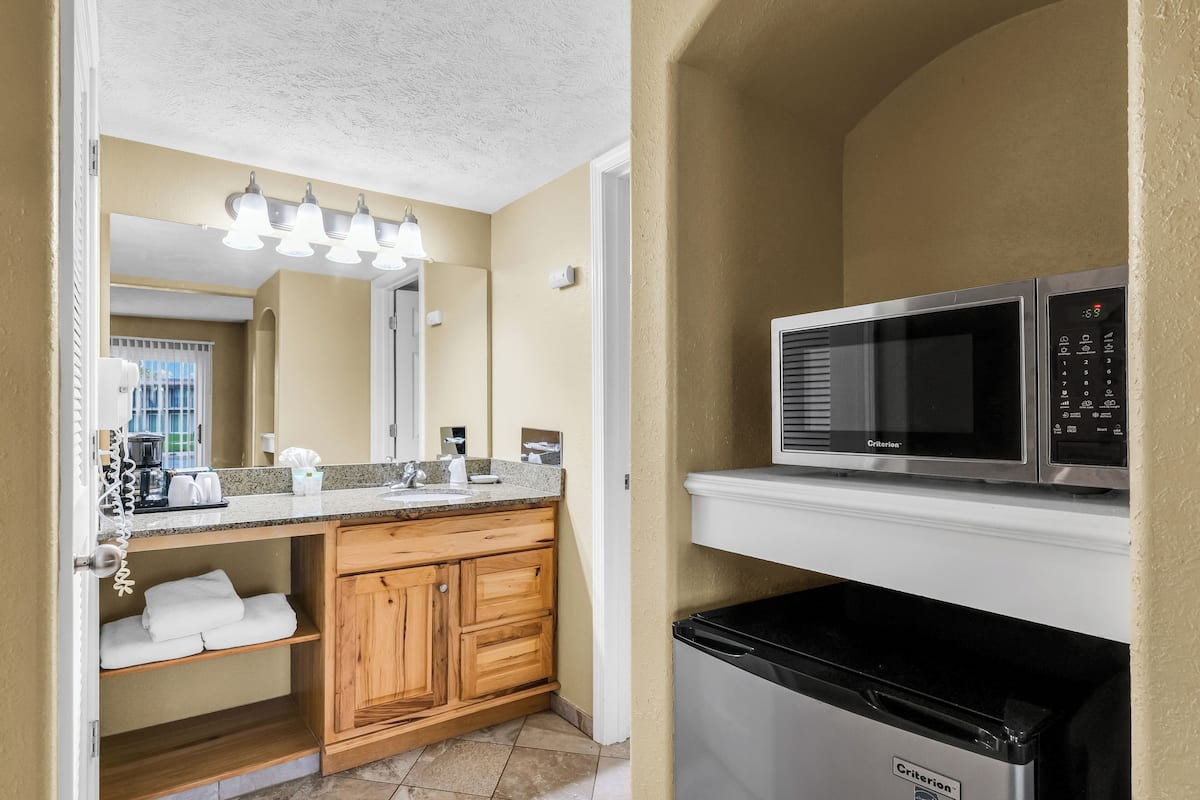 suite, 1 bedroom, jetted tub | 1 bedroom, premium bedding, down duvets, pillow-top beds