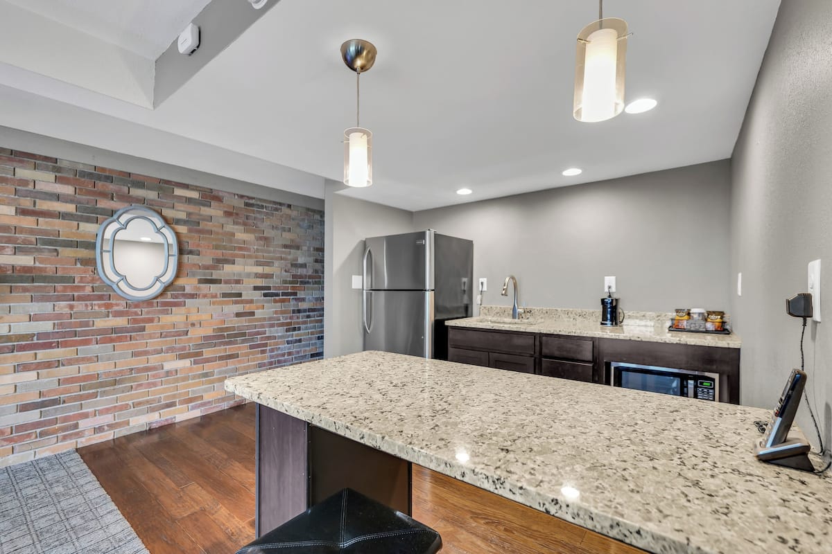 honeymoon suite | 1 bedroom, premium bedding, down duvets, pillow-top beds