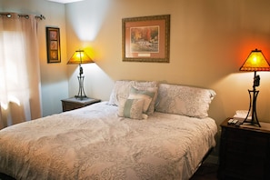 Condo, 2 Bedrooms (201) | 1 bedroom, individually decorated, individually furnished, free WiFi - Gatlinburg Chateau Rentals (Gatlinburg)