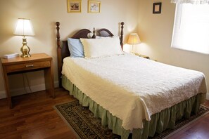Condo, 2 Bedrooms (409) | 1 bedroom, individually decorated, individually furnished, free WiFi - Gatlinburg Chateau Rentals (Gatlinburg)