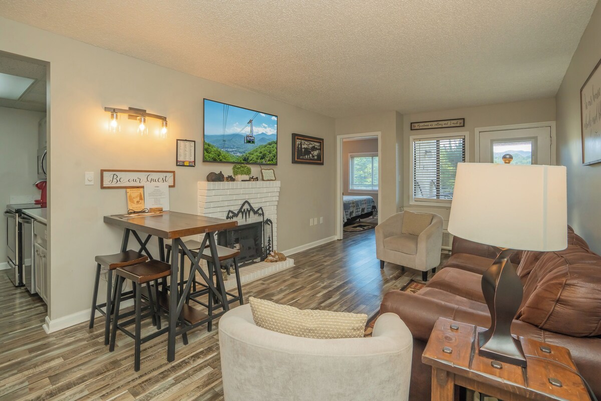 Condo, 2 Bedrooms (103) | Living area | LCD TV, fireplace