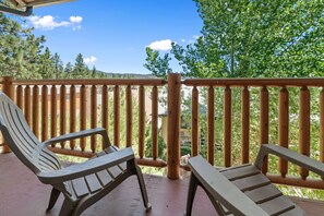 Garden view - Big Bear Lakefront Lodge (Big Bear Lake)