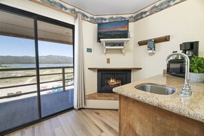 Standard Room, 2 Queen Beds, Balcony, Lake View | Private kitchen | Microwave, coffee/tea maker - Big Bear Lakefront Lodge (Big Bear Lake)