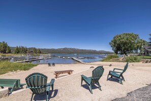 Lake - Big Bear Lakefront Lodge (Big Bear Lake)