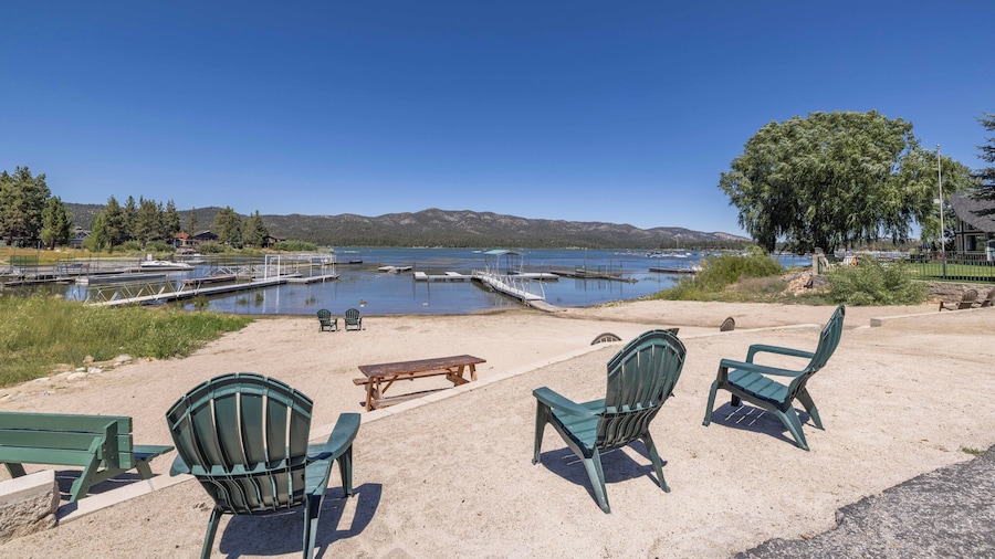 Big Bear Lakefront Lodge