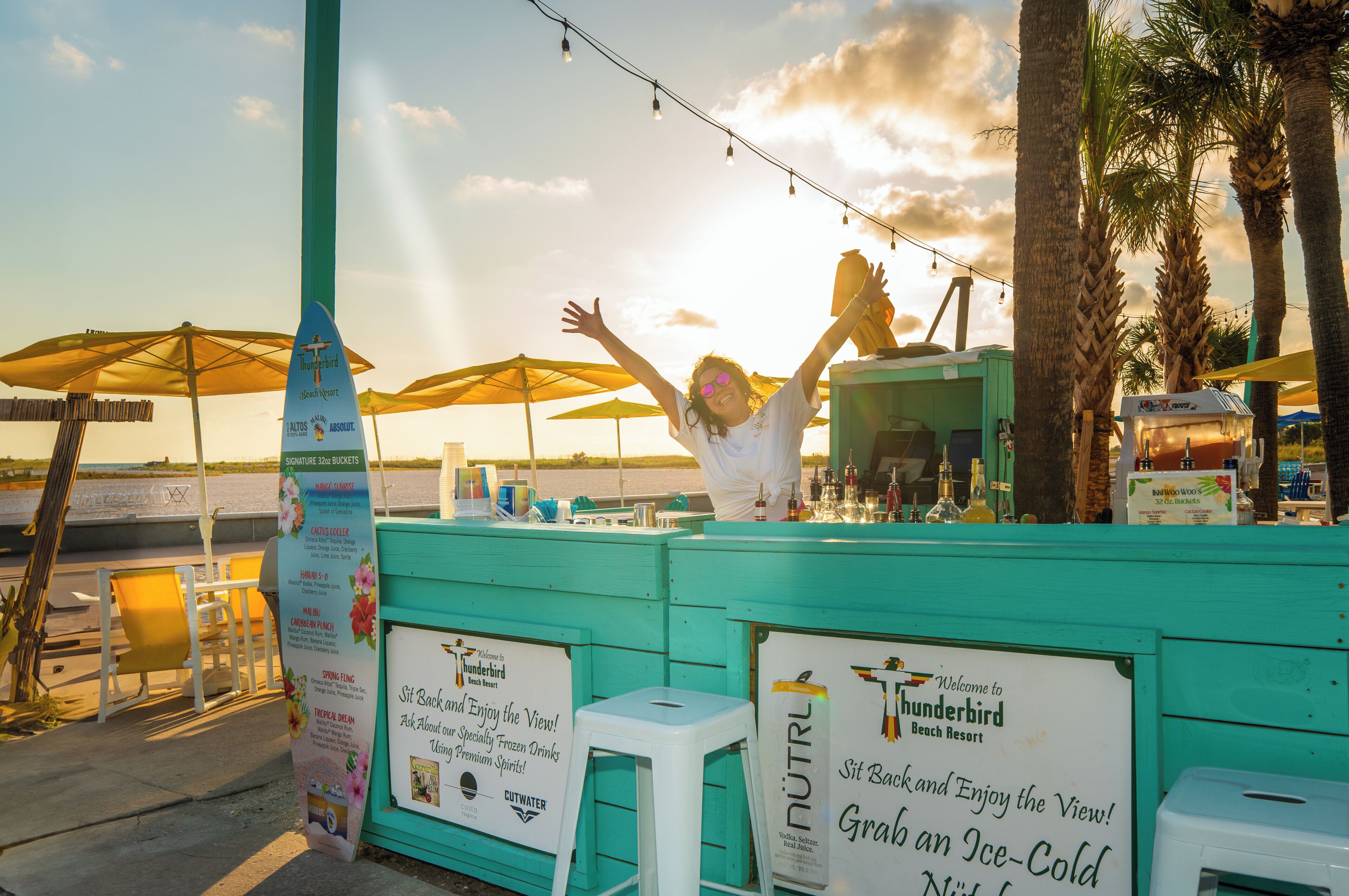 Bar (trong khuôn viên)