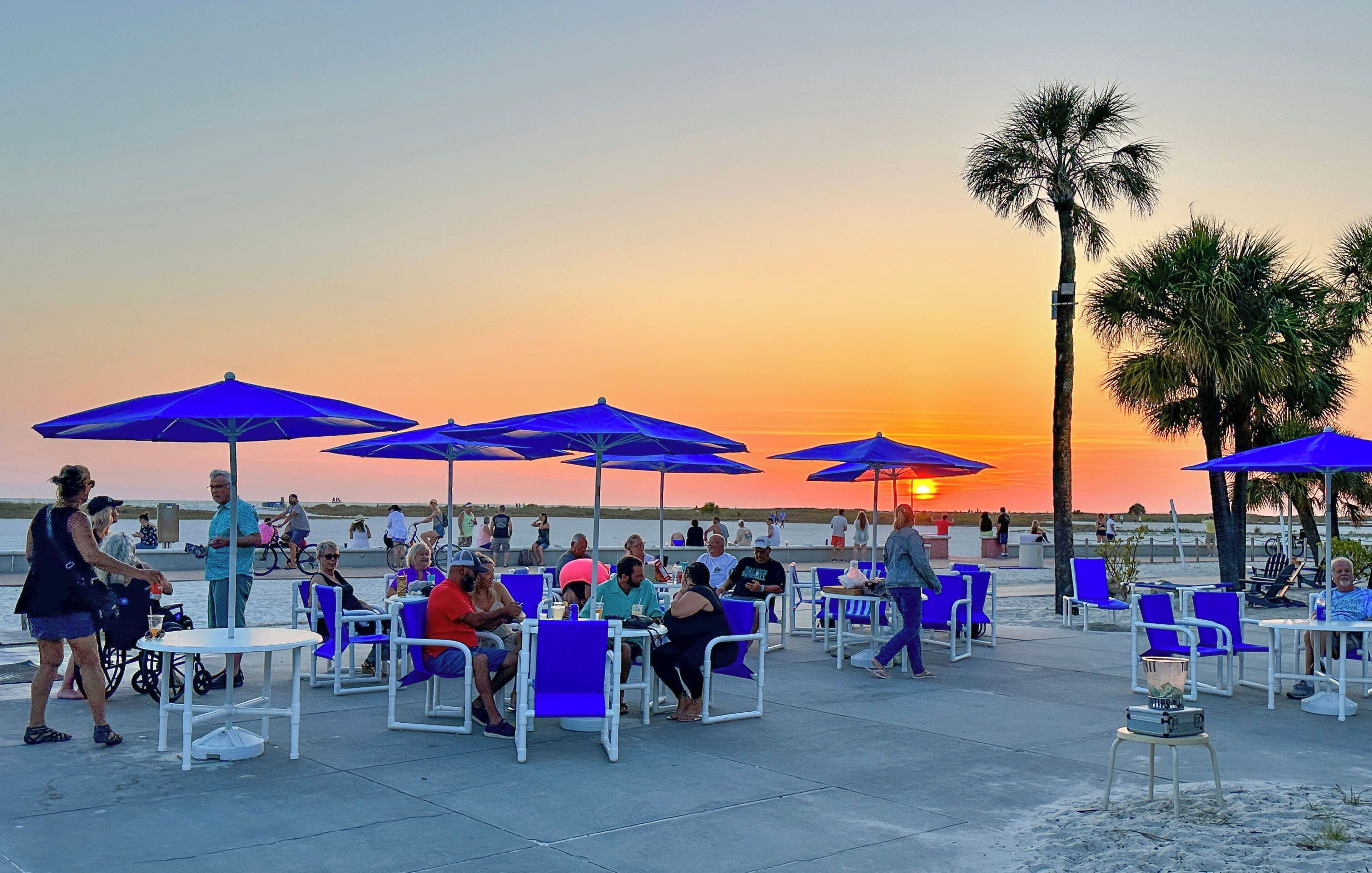 Bar (trong khuôn viên)