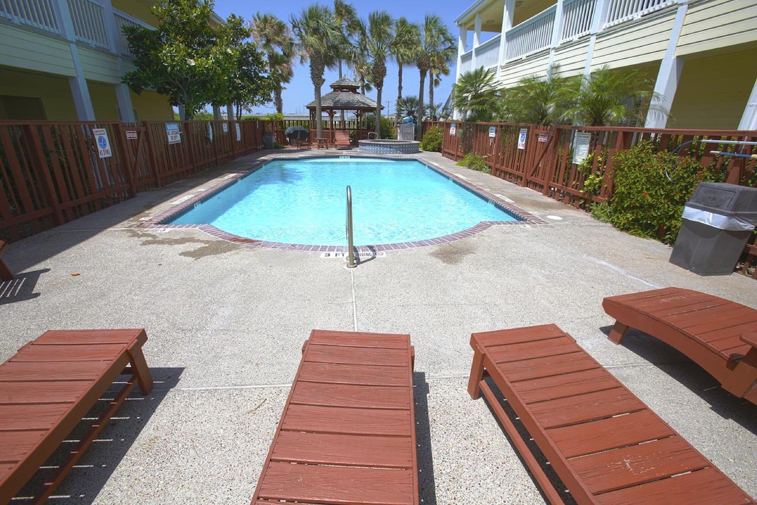 Outdoor pool, sun loungers