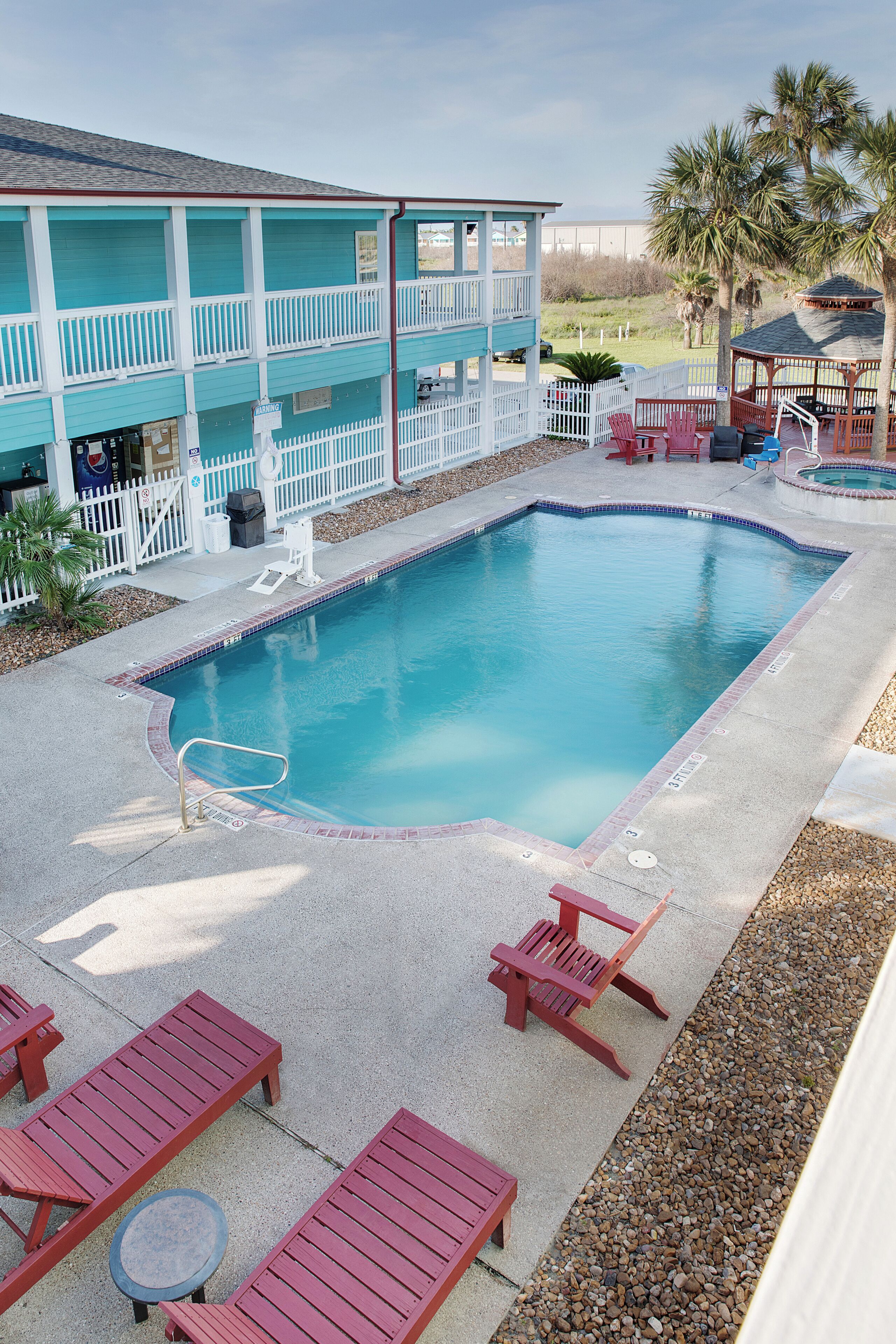 outdoor pool, pool loungers