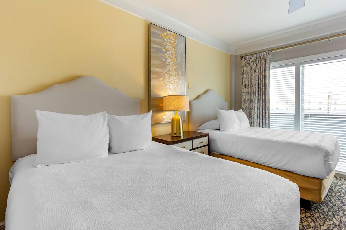 Suite, Non Smoking (2 Double Beds) | Premium bedding, in-room safe, desk, laptop workspace