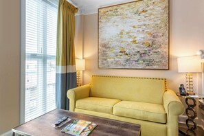 Suite, Non Smoking (2 Double Beds) | Living area
