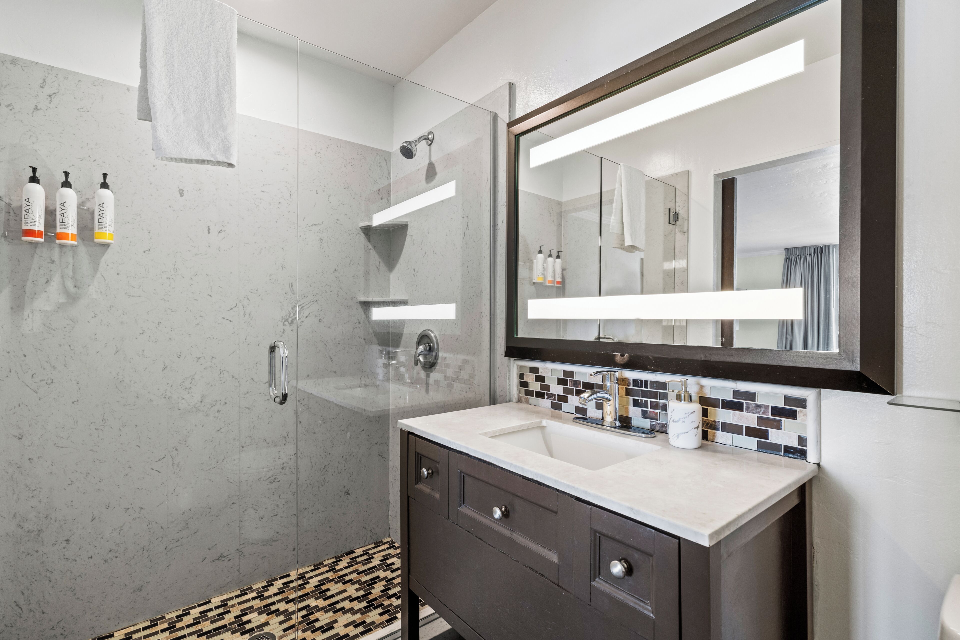 Shower, free toiletries, hair dryer, towels