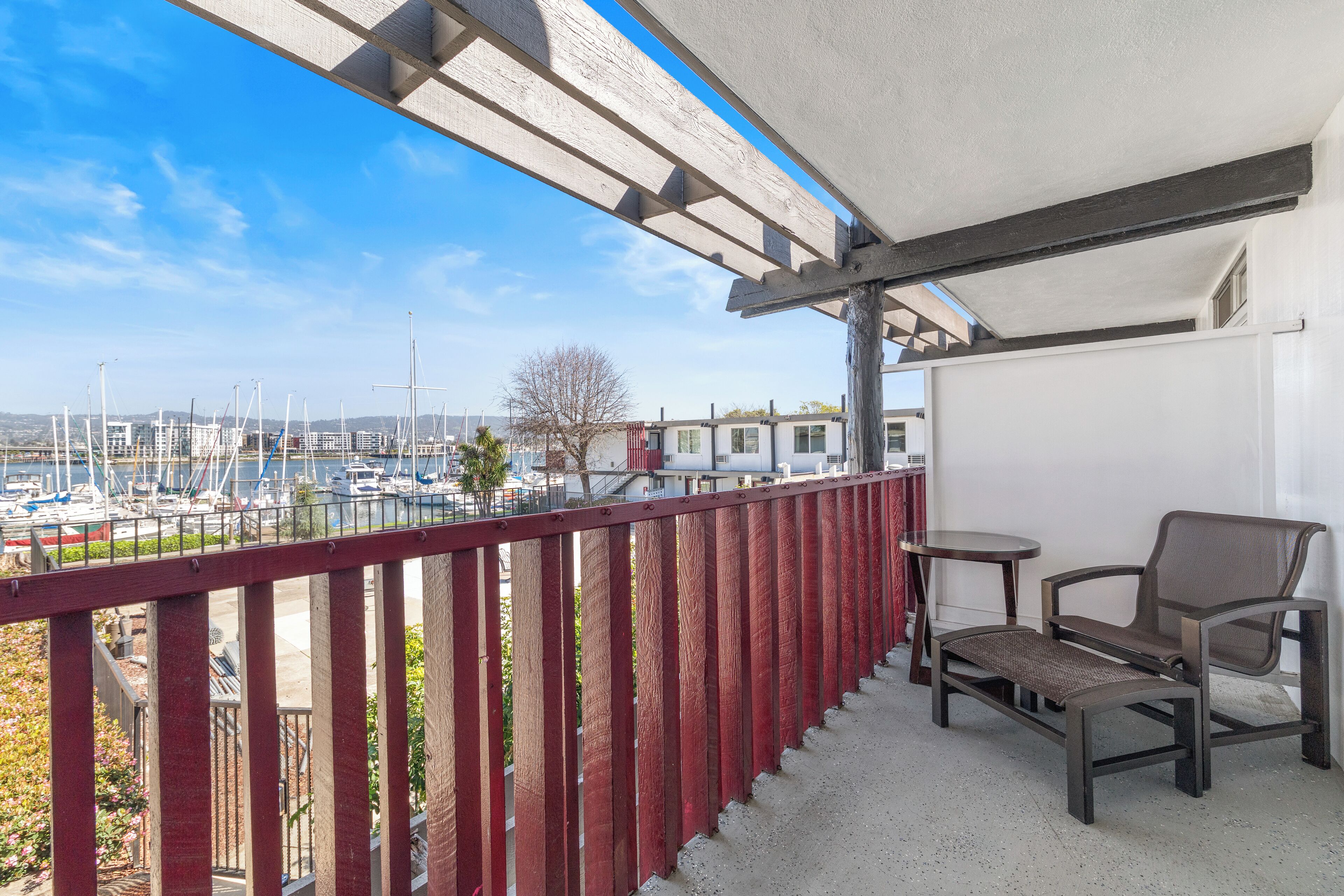 Standard Room, 1 King Bed, Balcony, Courtyard View | Balcony view
