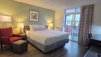 Standard Room, 1 King Bed, Balcony, Pool View | Balcony