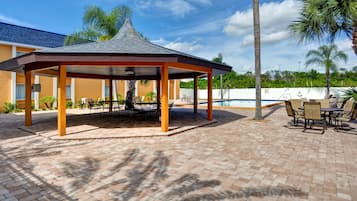 Outdoor pool, pool loungers