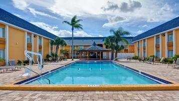 Outdoor pool, pool loungers