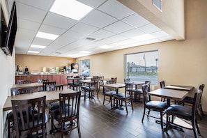 Free daily continental breakfast