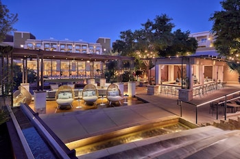 5 outdoor pools, open 7:00 AM to 10:00 PM, cabanas (surcharge) at JW Marriott Phoenix Desert Ridge Resort & Spa