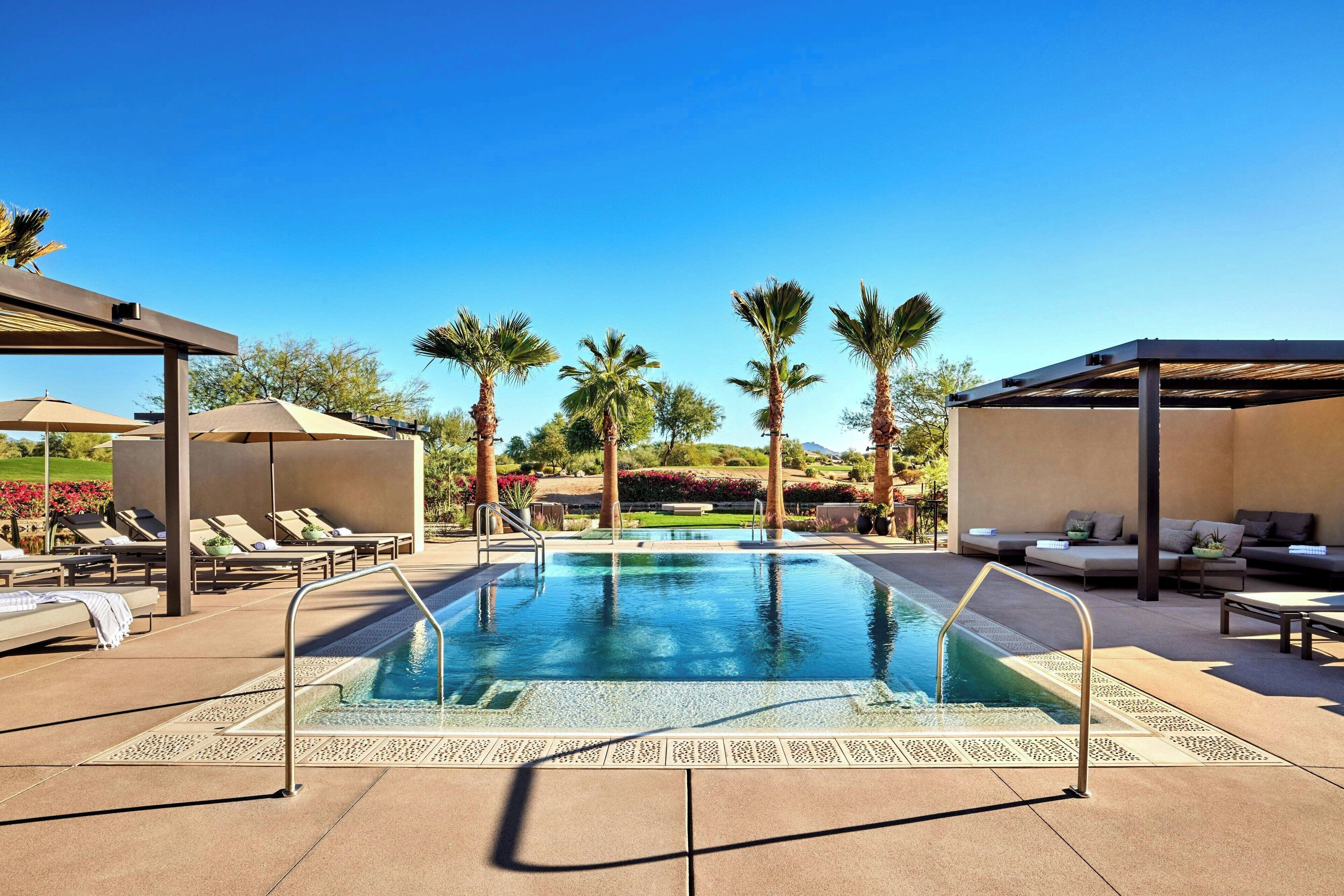 5 outdoor pools, open 7:00 AM to 10:00 PM, pool cabanas (surcharge)