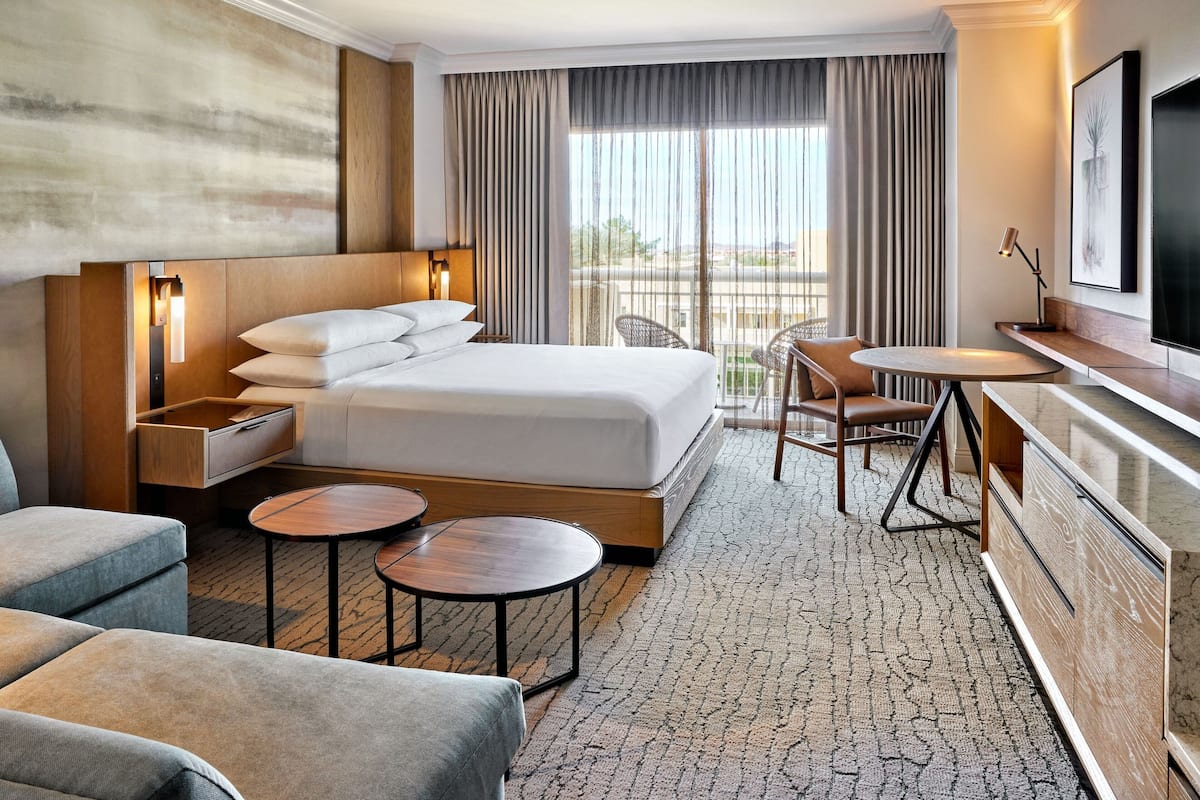1 bedroom, pillow-top beds, in-room safe, desk