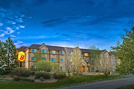 Exterior. Spark by Hilton Parker Denver SE
