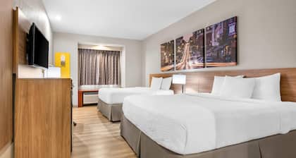 Days Inn by Wyndham near Kansas Speedway