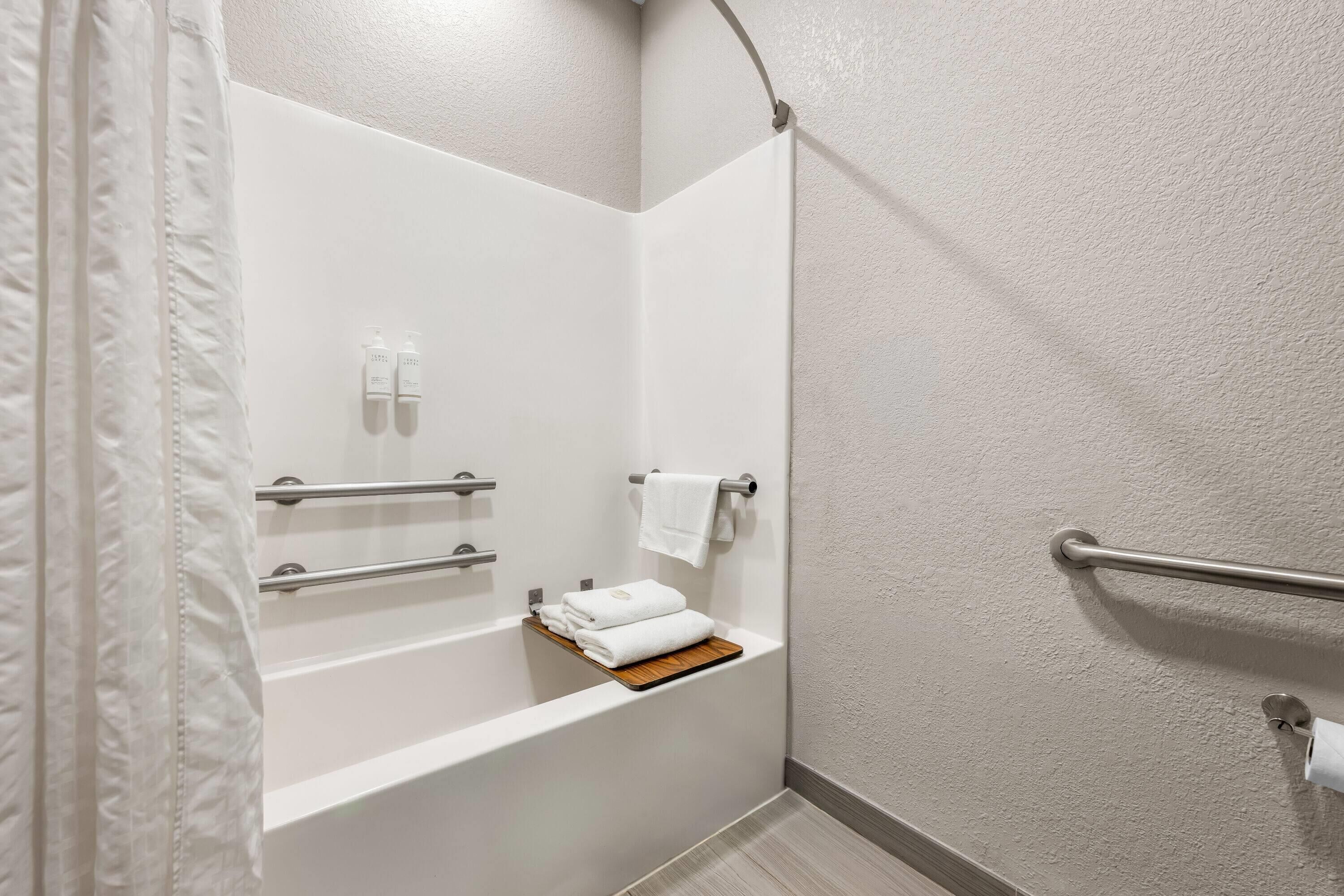 Photo - Days Inn by Wyndham near Kansas Speedway