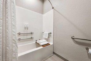 Room, 2 Queen Beds, Accessible, Non Smoking | Accessible bathroom - Days Inn by Wyndham near Kansas Speedway (Kansas City)