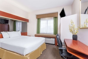 Desk, iron/ironing board, free cribs/infant beds, rollaway beds - Days Inn by Wyndham near Kansas Speedway (Kansas City)
