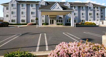 Microtel Inn & Suites by Wyndham Modesto Ceres