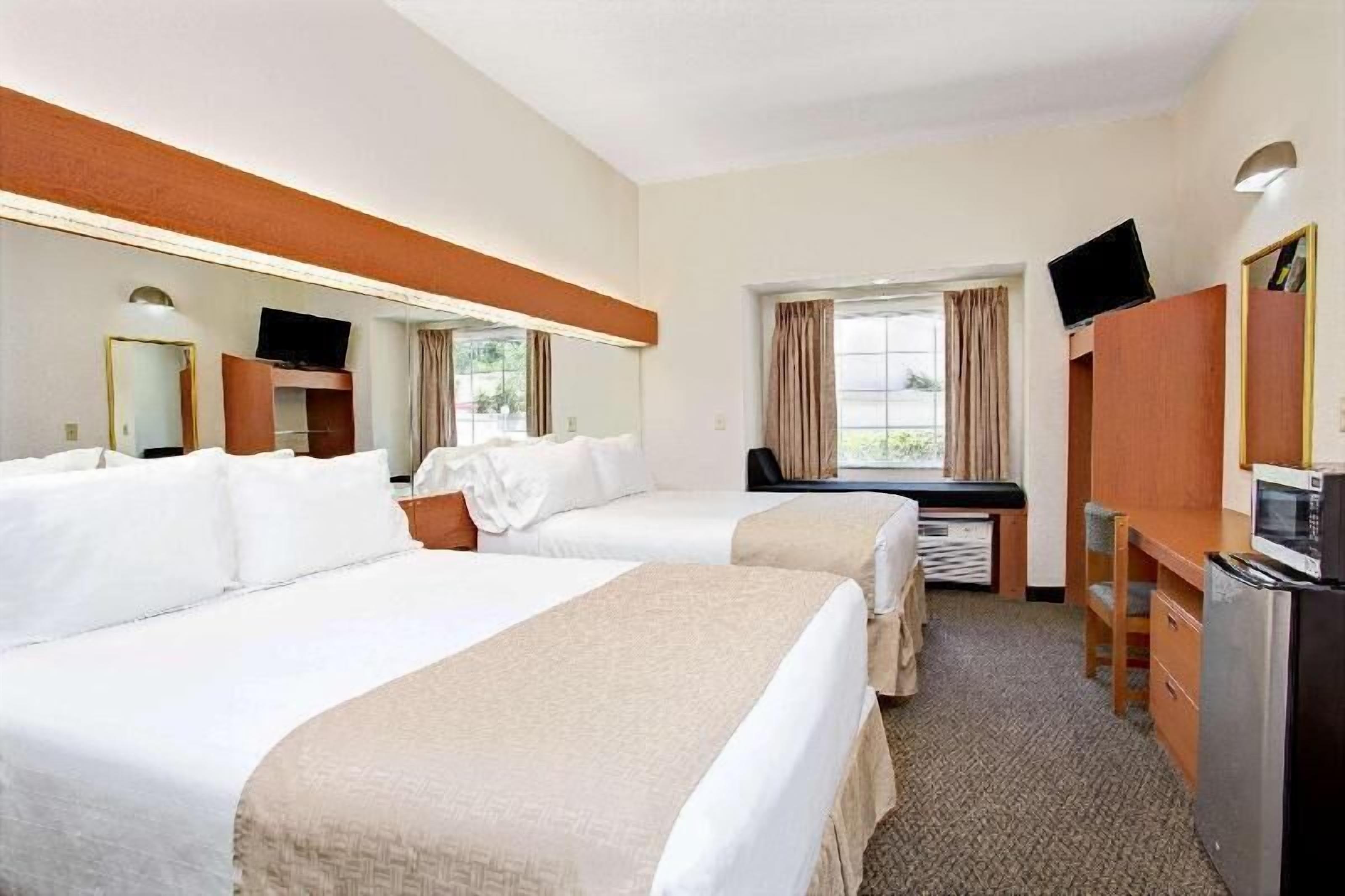 Premium bedding, in-room safe, desk, blackout drapes