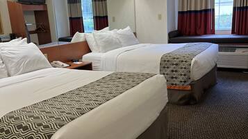 Quarto standard, 2 camas Queen | Roupas de cama premium, cofres nos quartos, escrivaninha