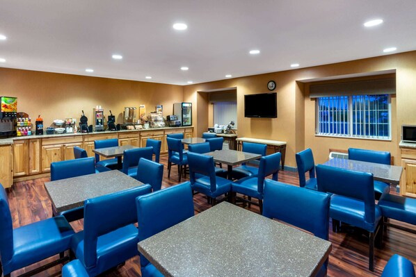 Free daily continental breakfast