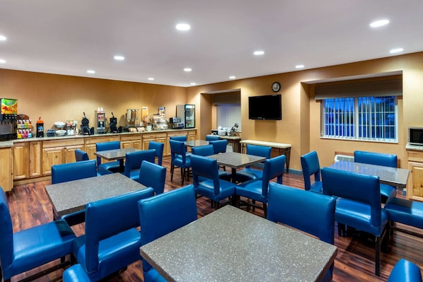 Free daily continental breakfast