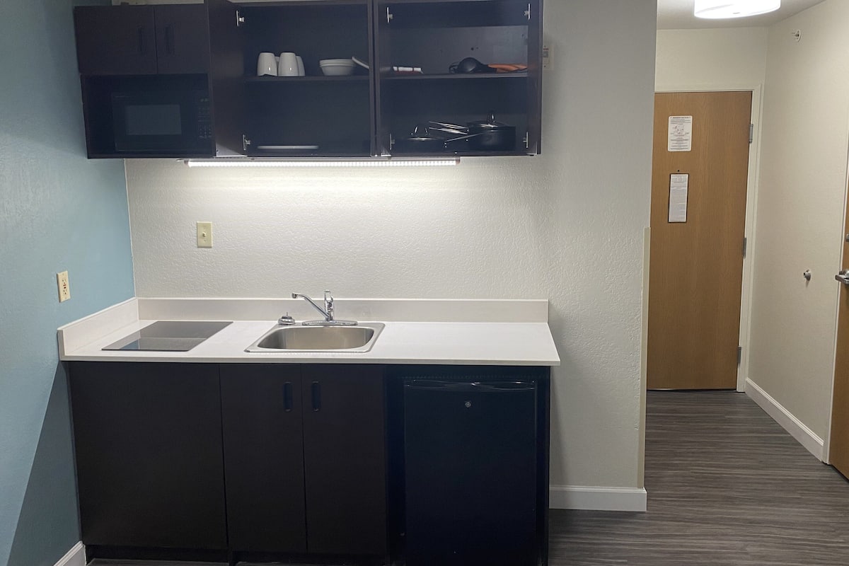 suite, 1 queen bed with sofa bed, non smoking (efficiency) | premium bedding, pillow-top beds, individually furnished, desk