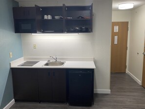 Suite, 1 Queen Bed with Sofa bed, Non Smoking (Efficiency)