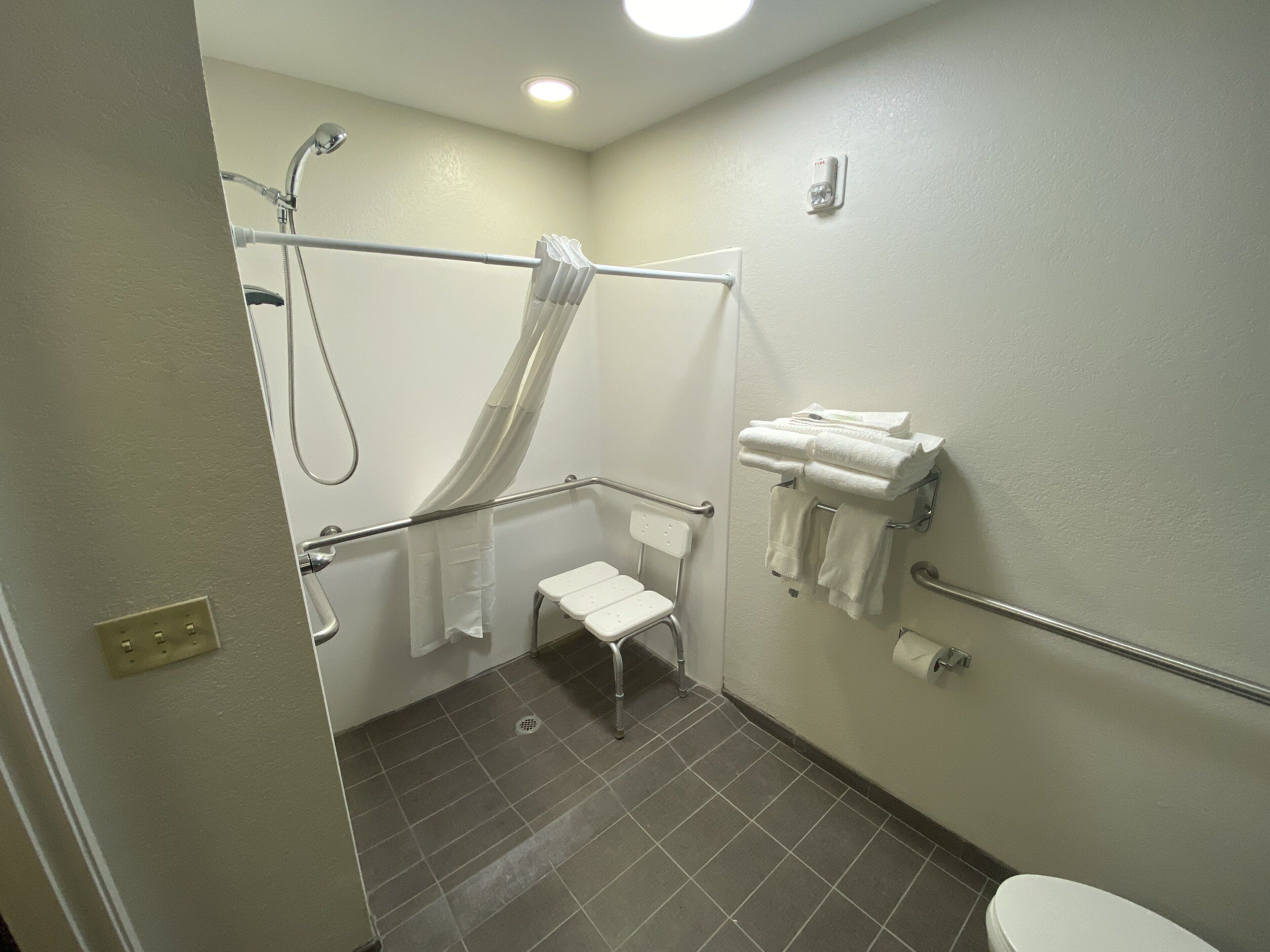 room, 2 queen beds, accessible, non smoking | bathroom | combined shower/bathtub, free toiletries, hair dryer, towels