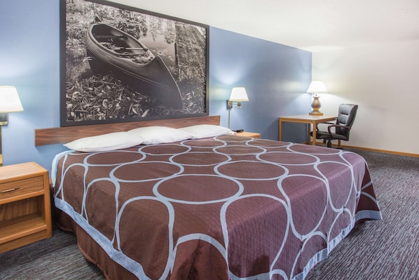 Suite, 1 King Bed, Hot Tub | Cots/infant beds, rollaway beds, free WiFi, bed sheets - Super 8 by Wyndham Monmouth IL (Monmouth)