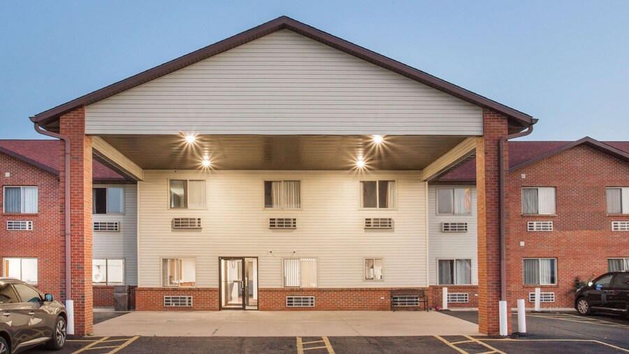 Super 8 by Wyndham Monmouth IL