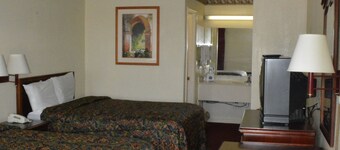 Knights Inn Hurricane Mills