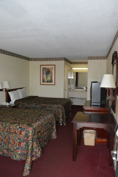 Knights Inn Hurricane Mills