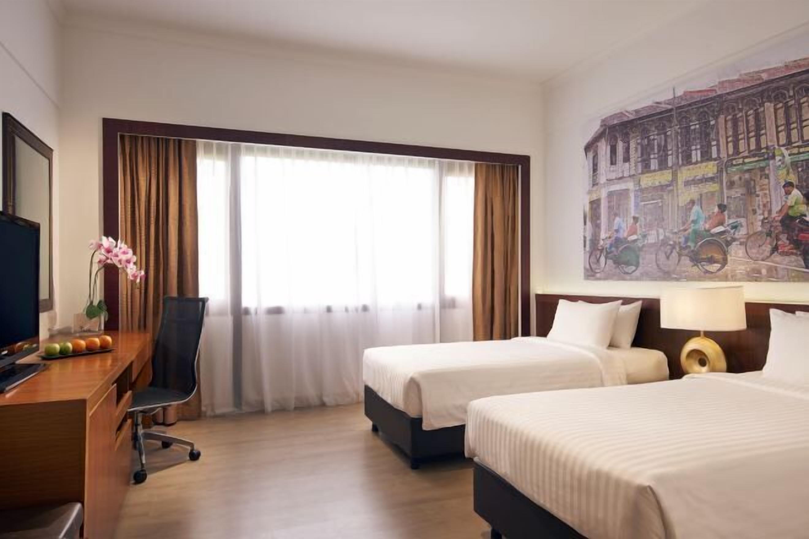 Premium bedding, in-room safe, desk, laptop workspace