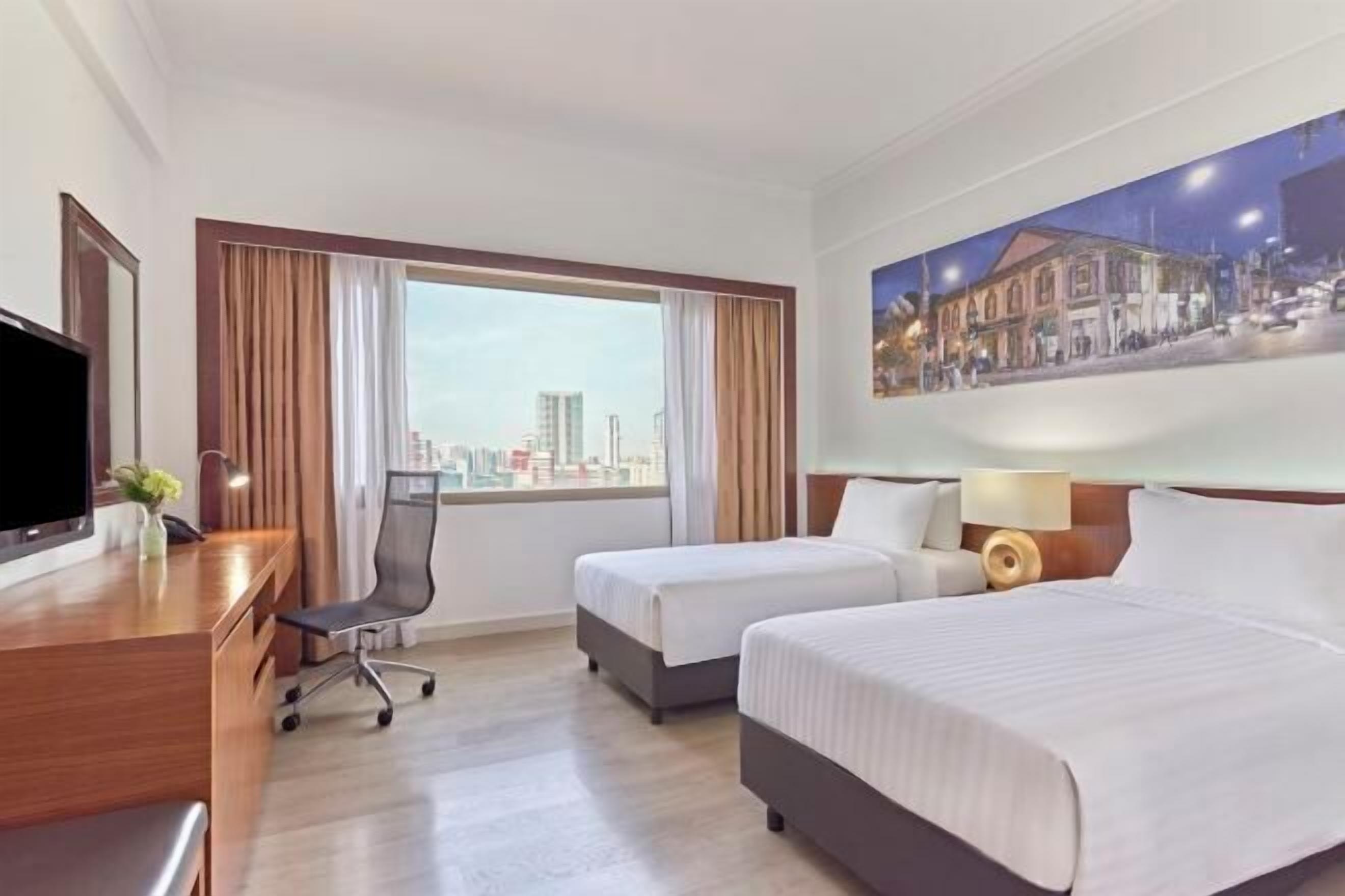 Premium bedding, in-room safe, desk, laptop workspace