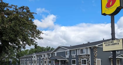 Super 8 by Wyndham Alexandria MN